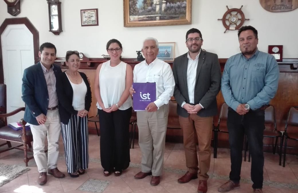 IST presenta programa de calidad de vida 2019-2020 a Municipio de San Antonio