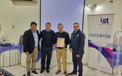 IST entrega reconocimiento a Compass Group Chile