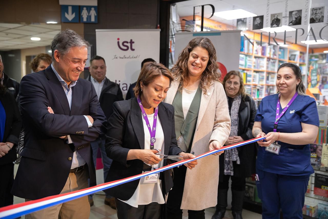 IST inaugura vacunatorio internacional en Zona Austral, Magallanes<br />
