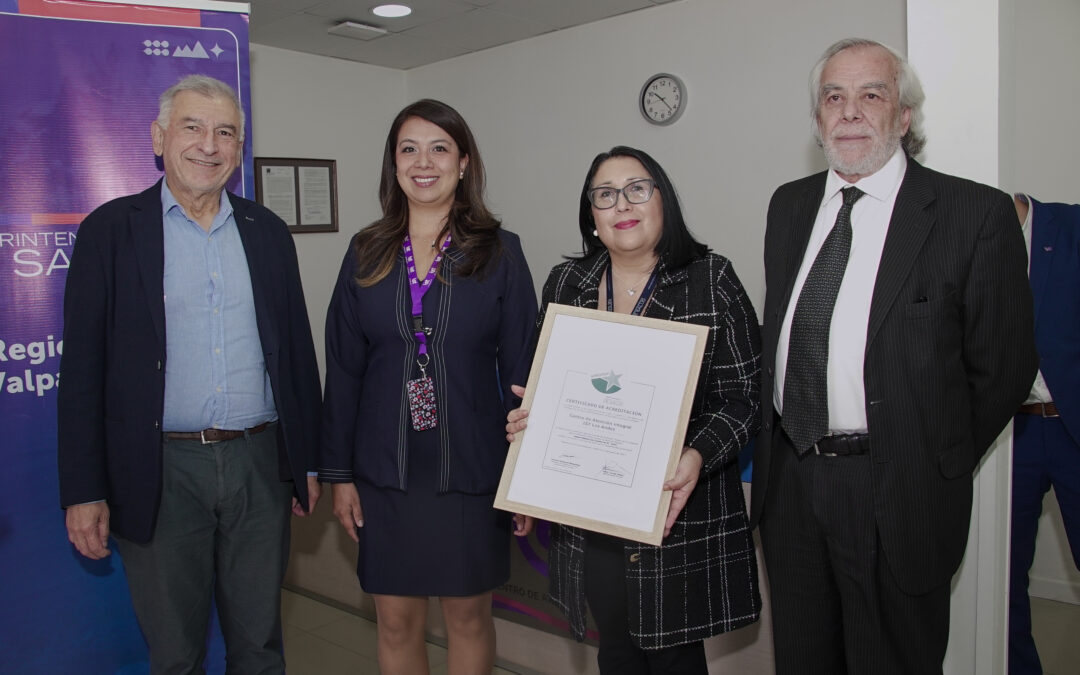 Ceremonia de entrega de certificación de acreditación al Centro de Salud Integral IST Los Andes