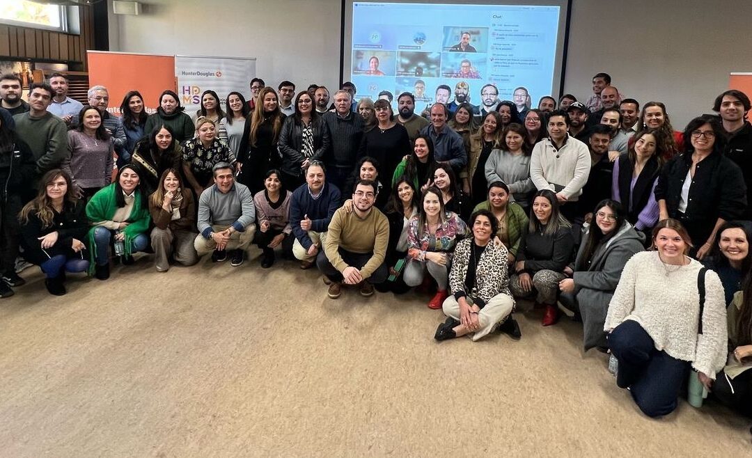 Agradecemos al equipo de Hunter Douglas Chile por su recibimiento y compromiso