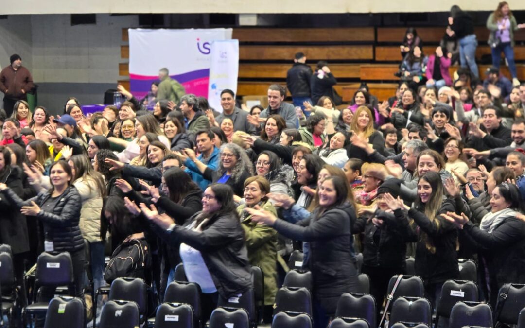 DAEM Puerto Montt: jornada de gestión emocional reunió a 1.400 asistentes de la educación